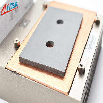 Van het LEIDENE Verlichte Thermisch Geleidend Stootkussen 5.0W/MK van het Lampensilicone, Grijs Warmtezinkend Rubberblad -50 tot 200℃